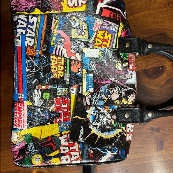 Loungefly - Star Wars Comic bag with removable crossbody strap. - Picture 4 of 7
